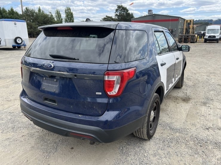 2017-ford-explorer-image-4