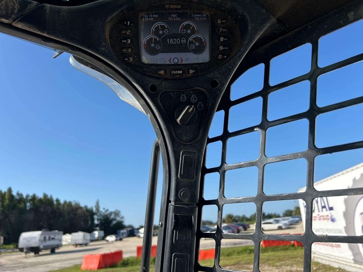 2019-bobcat-t590-image-13