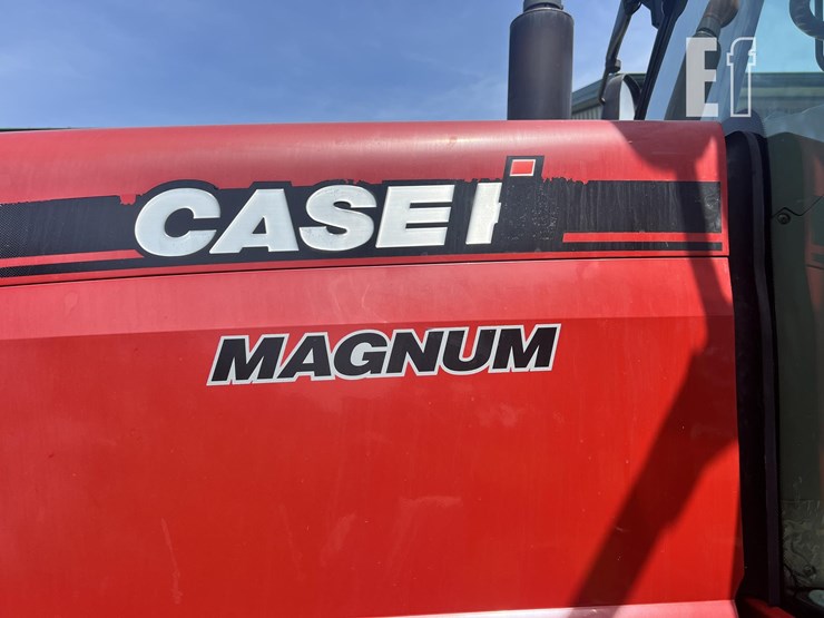 2010-case-ih-magnum-215-image-43