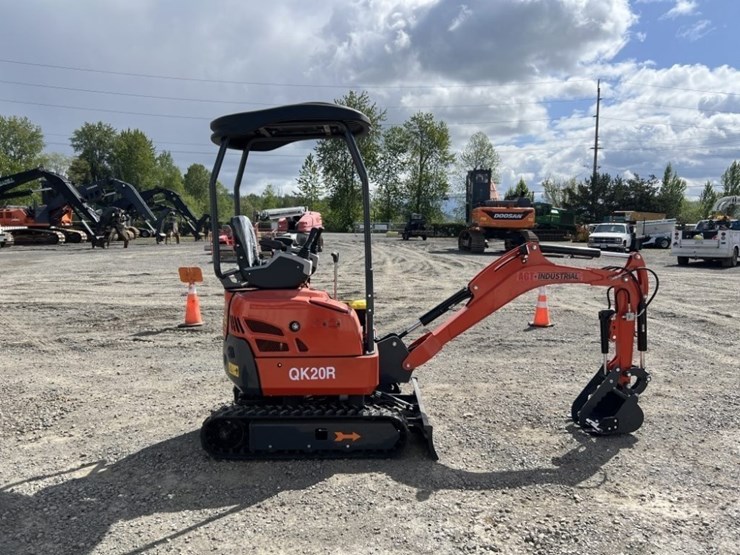 2025-cfg-qk20r-mini-hydraulic-excavator-image-3