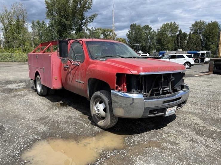 2009-chevrolet-silverado-3500-image-2