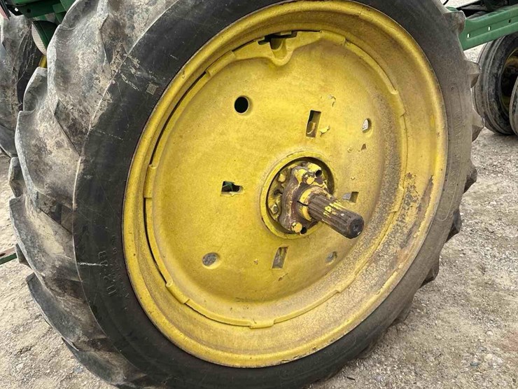 1981-john-deere-b-image-12