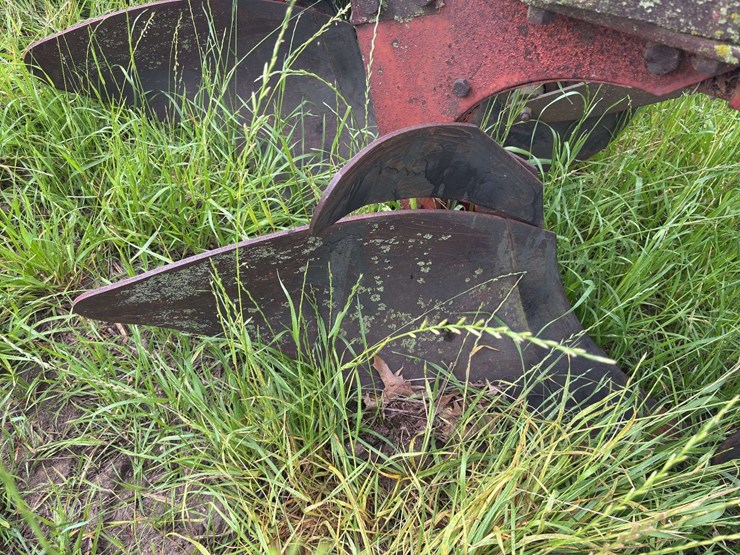 ji-case-5-bottom-14"-pull-type-plow-image-40