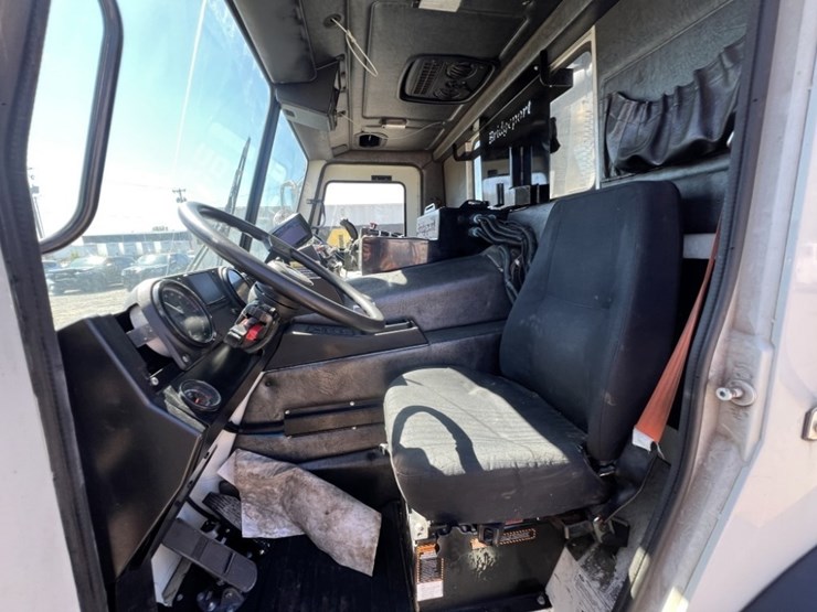 2015-mack-leu612-image-18
