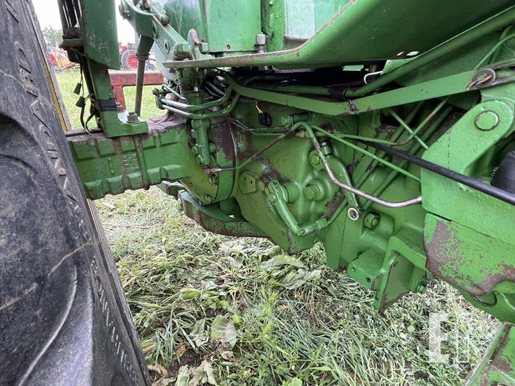 john-deere-3020-image-8