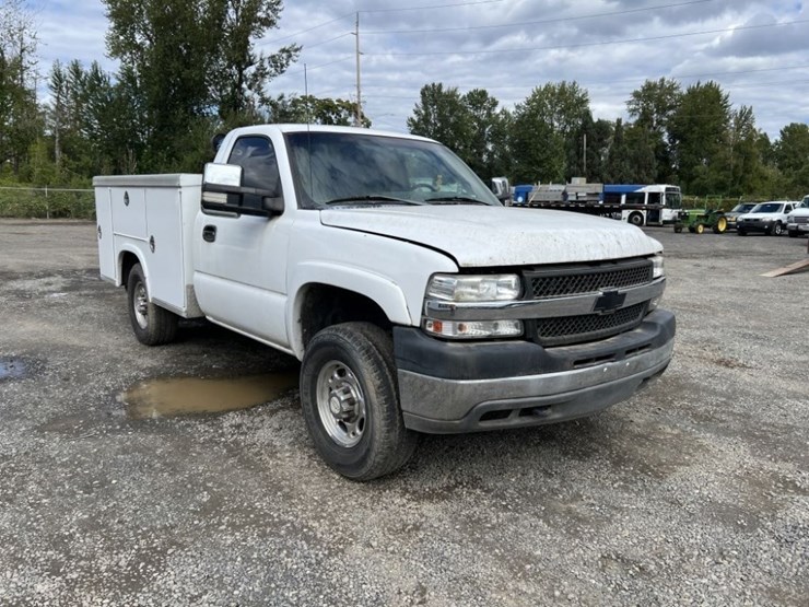 2002-chevrolet-silverado-image-2