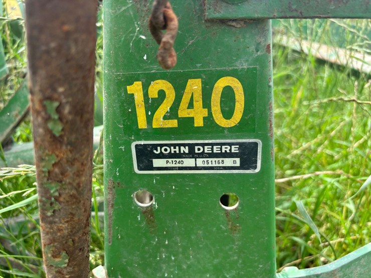 john-deere-1240-image-41