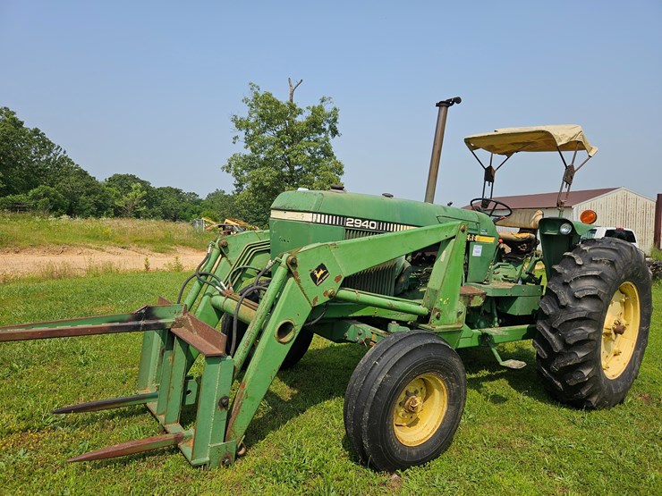 1982-john-deere-2940-image-1