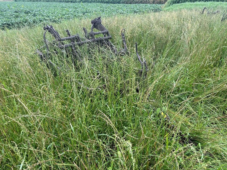 2-bottom-14”-two-way-plow-image-3