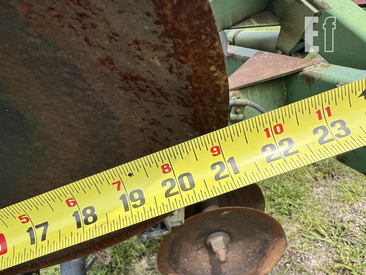 john-deere-220-image-23