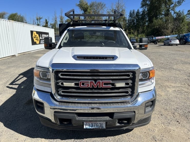 2017-gmc-sierra-3500-image-8
