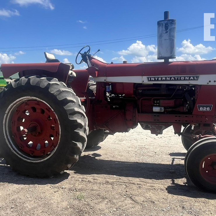 1971 INTERNATIONAL 826