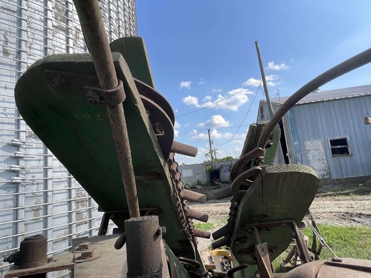john-deere-corn-binder-image-8