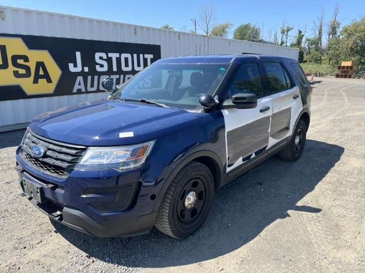 2016-ford-explorer-image-1