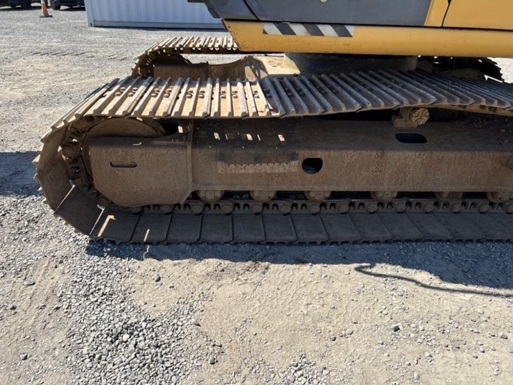 2008-deere-120c-image-17
