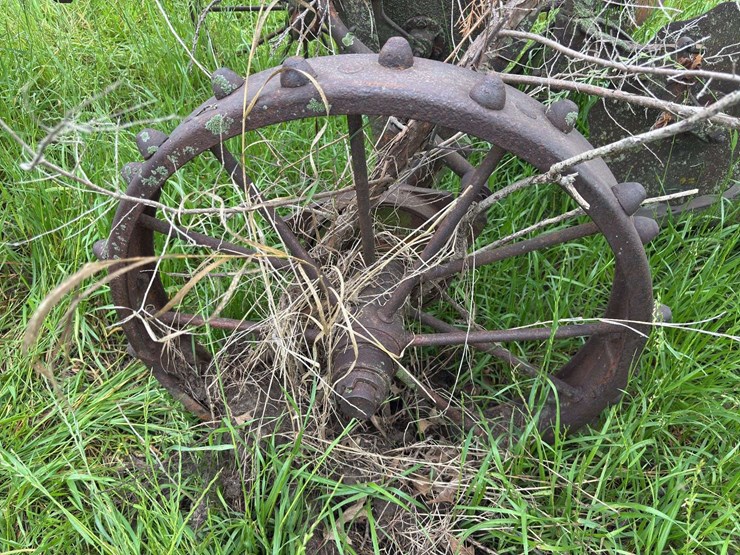 2-bottom-14”-pull-type-plow-image-25
