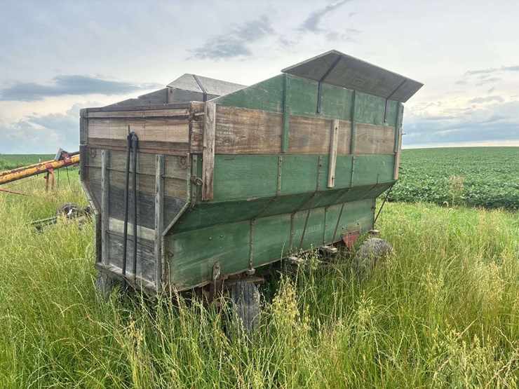 john-deere-flare-box-and-running-gear-image-1