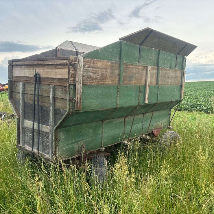 John Deere Flare Box and Running Gear