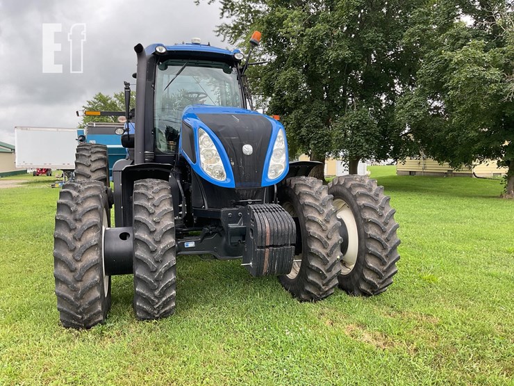2013-new-holland-t8.330-image-3