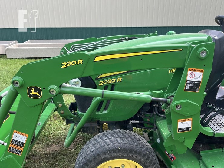 2013-john-deere-2032r-image-4