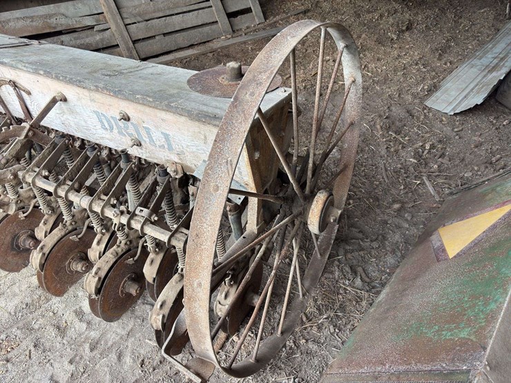 moline-8’-grain-drill-image-14
