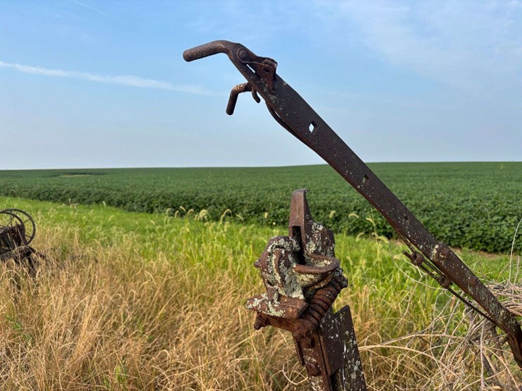 1-bottom-14”-plow-image-16