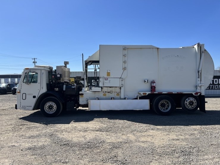 2015-mack-leu612-image-7