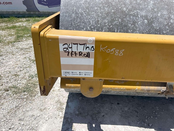 2018-caterpillar-cs54b-image-22