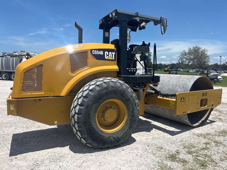 2018-caterpillar-cs54b-image-3