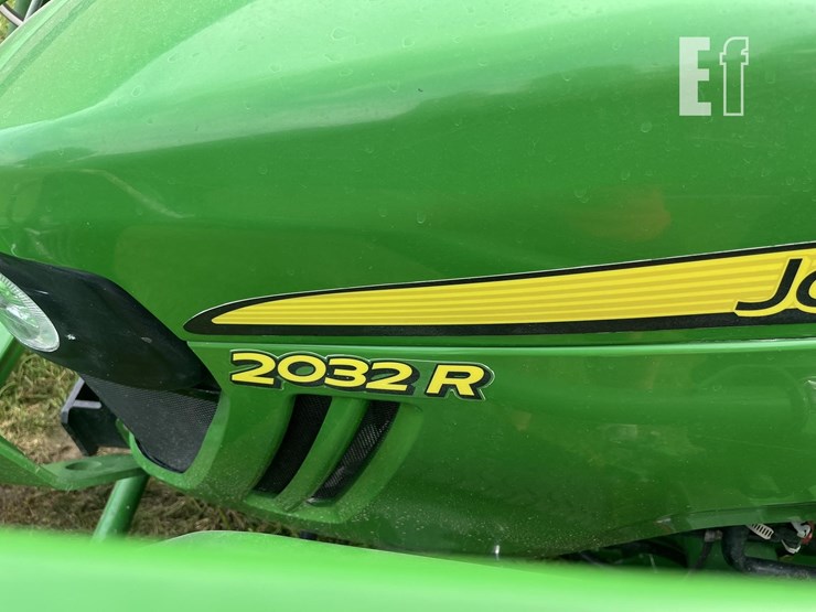 2013-john-deere-2032r-image-3