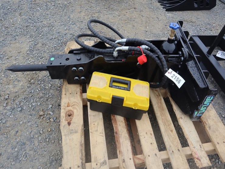 future-mini-skid-steer-breaker-image-1