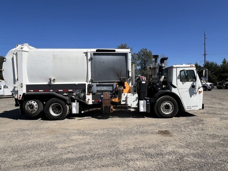 2011-mack-leu612-image-3