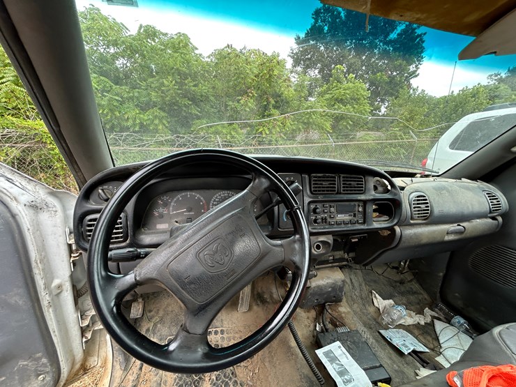 2001-dodge-ram-1500-image-23