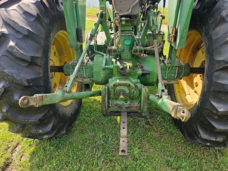1982-john-deere-2940-image-33