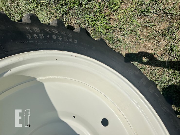 2013-new-holland-t8.330-image-14