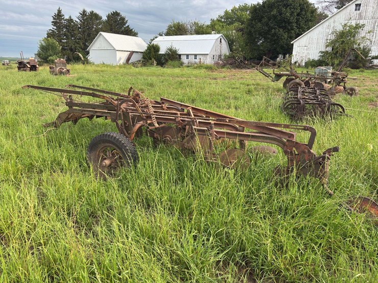 moline-5-bottom-14”-pull-type-plow-image-7