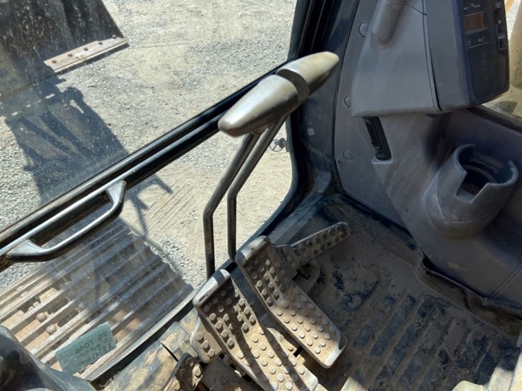 2008-deere-120c-image-37