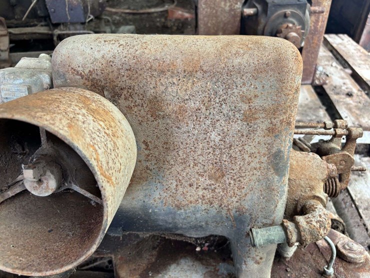 1-1/2---2-1/2-hp-international-harvester-la-engine-image-10