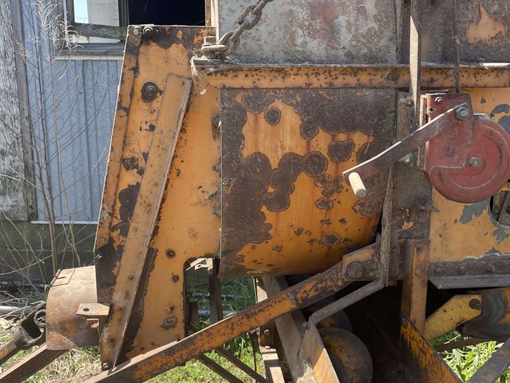 minneapolis-moline-1200-corn-sheller-image-100