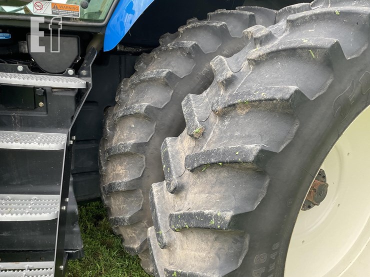 2013-new-holland-t8.330-image-53