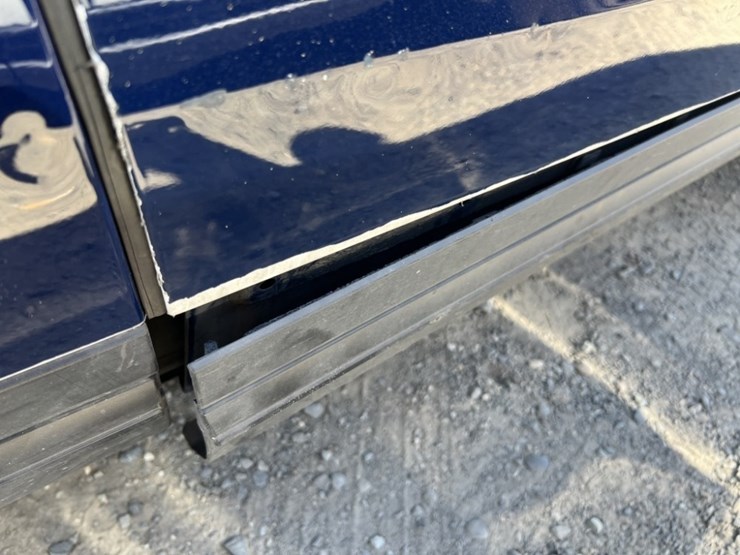 2016-ford-explorer-image-38