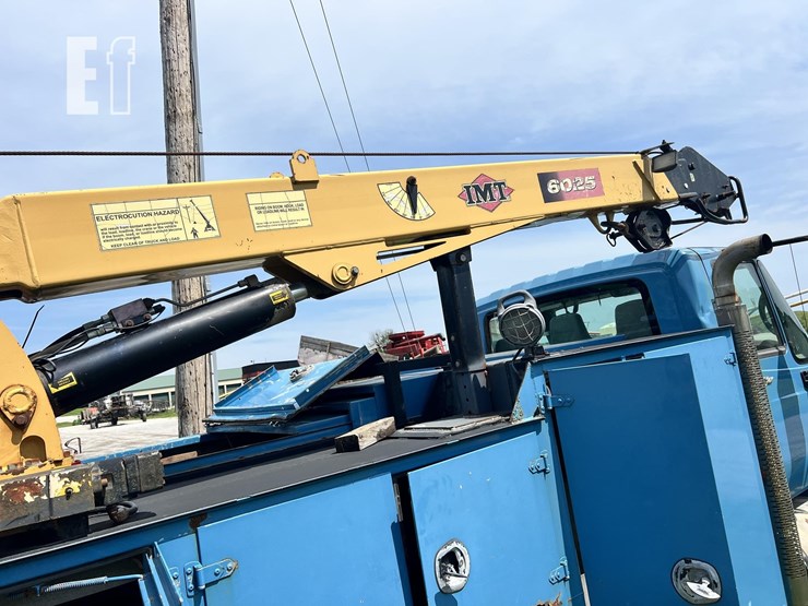 2008-international-durastar-4100-image-29