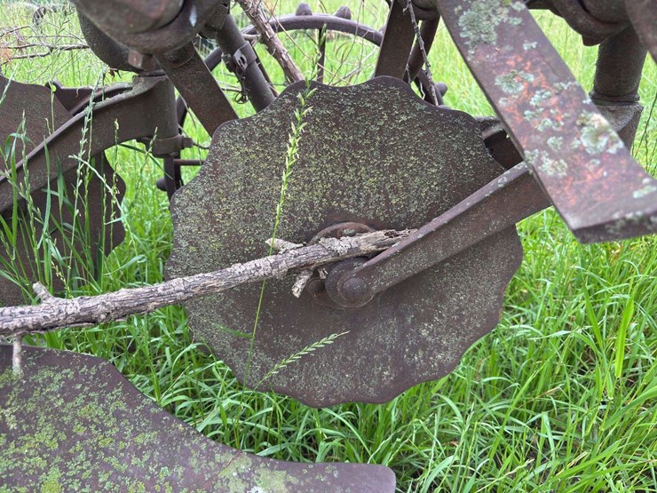 2-bottom-14”-pull-type-plow-image-43