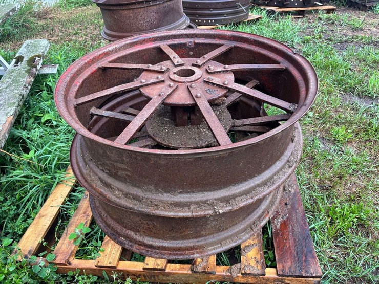 (2)-mccormick-deering-cutoff-wheels-image-3