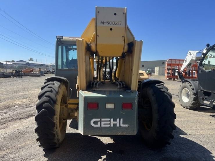 2010-gehl-dl11-44-image-5