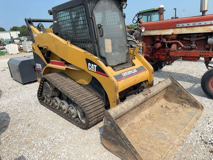 caterpillar-257b-image-19