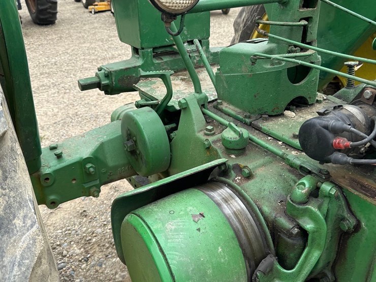 1981-john-deere-b-image-10