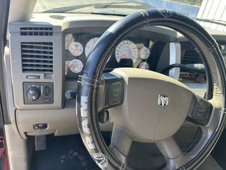 2009-dodge-ram-3500-image-18