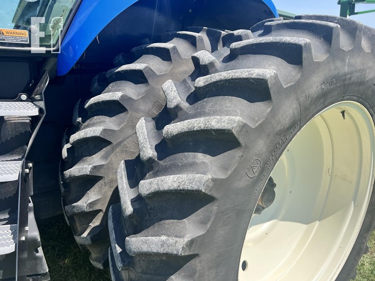 2013-new-holland-t8.330-image-13