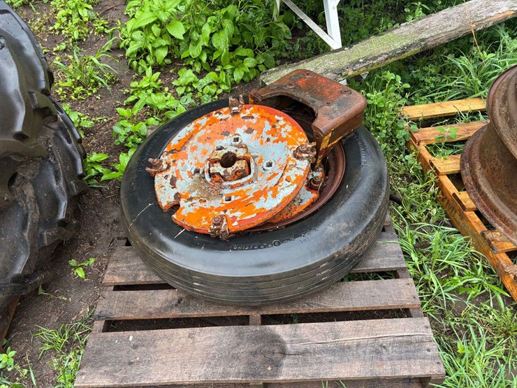 (2)-ji-case-wheels-and-(1)-7.50-24-tire-image-1